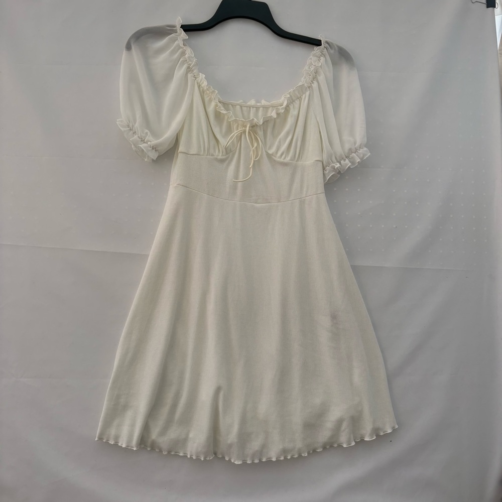 SHEIN Cream Puff Sleeve Chemise. Bottom lined. Size Small. INV25/319